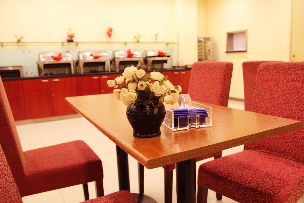 Hanting Hotel Shenyang Tiexi Furniture City ภายนอก รูปภาพ